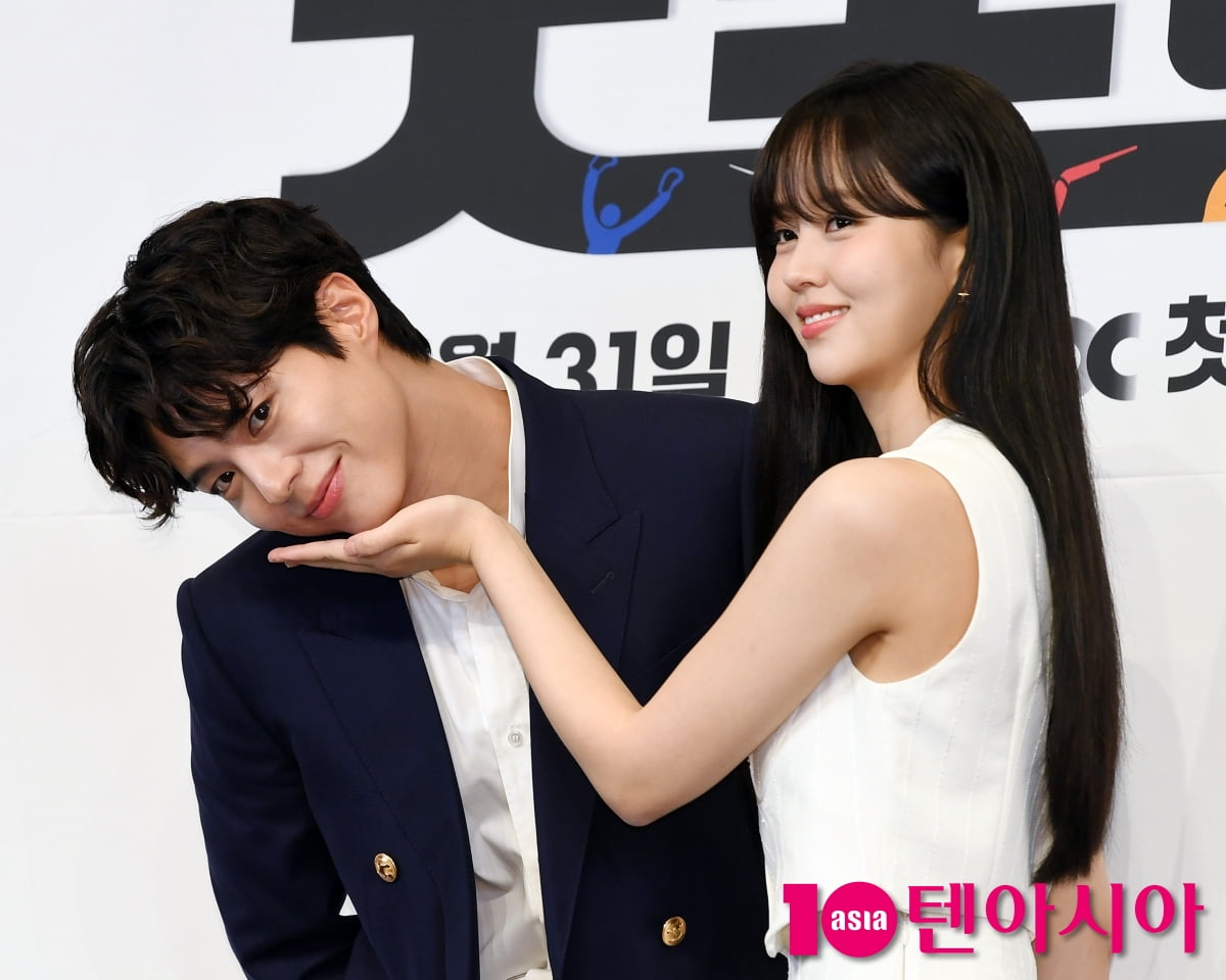 박보검-김소현, 드라마 '굿보이' 비주얼 커플[TEN포토+]