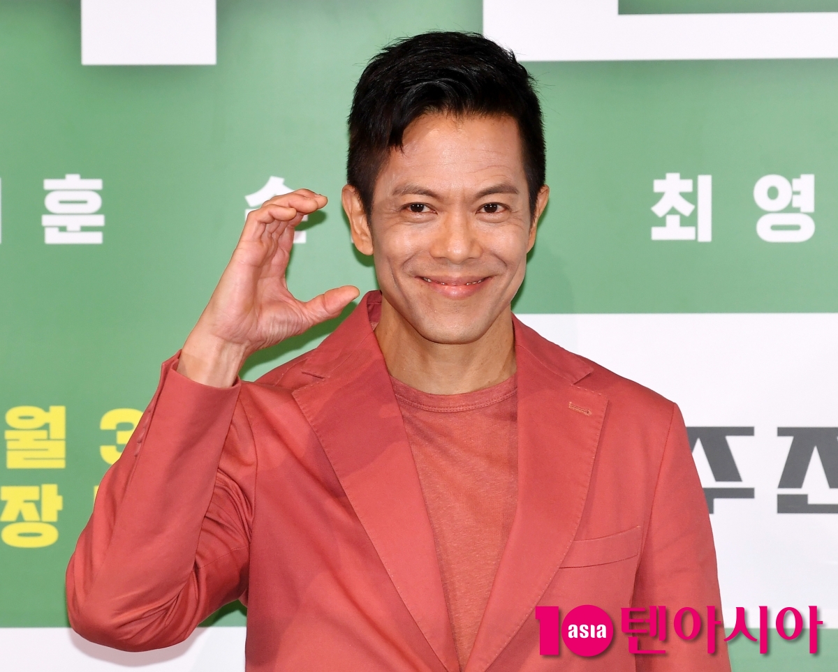 '소주전쟁' 바이런 만, 언론시사회 맞춰서 입국[TEN포토+]