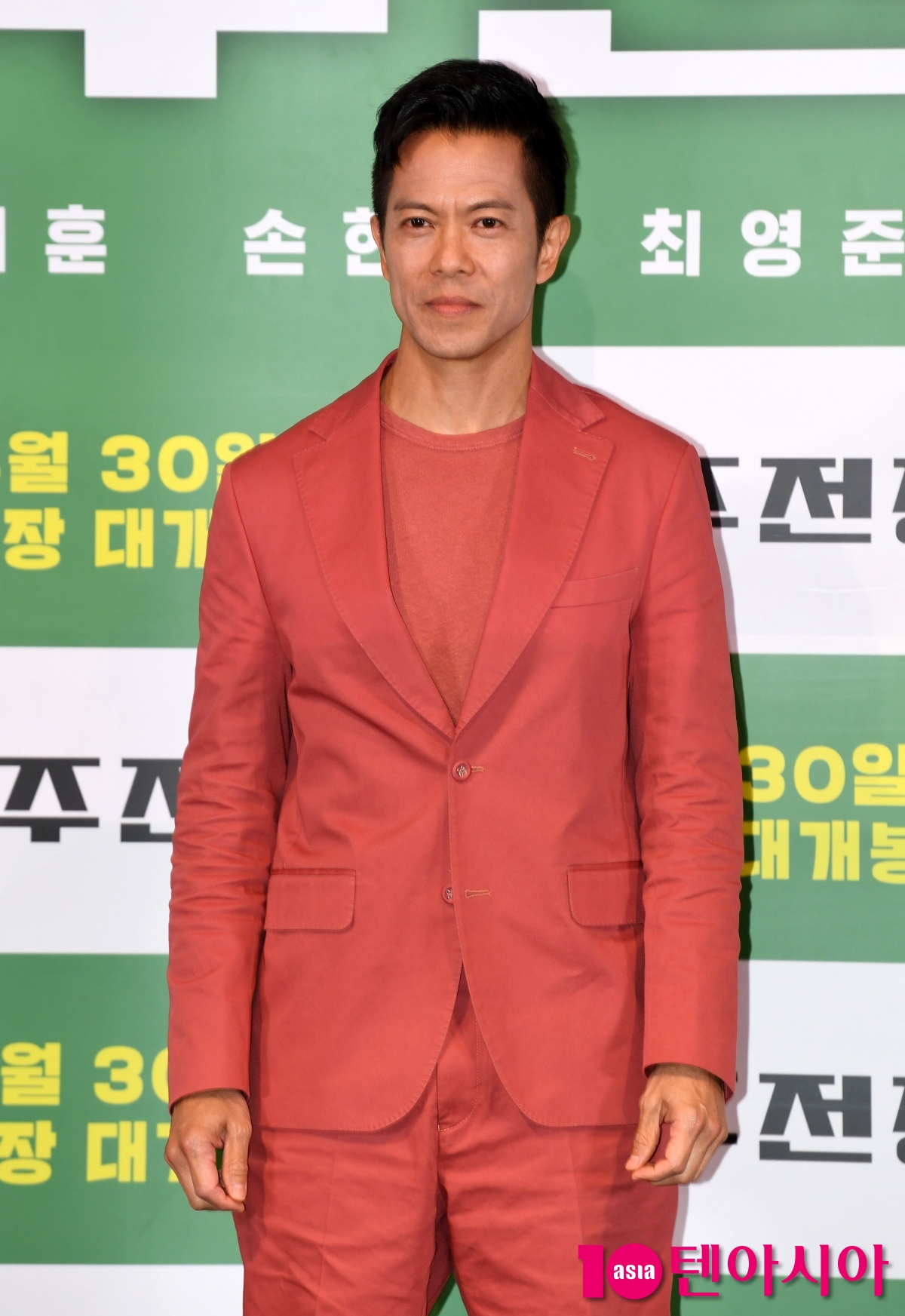 '소주전쟁' 바이런 만, 언론시사회 맞춰서 입국[TEN포토+]