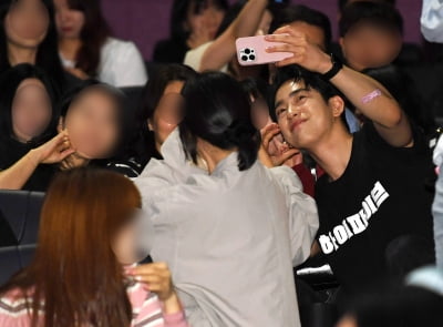 '하이파이브' 박진영, 뒤돌아보게 만드는 잘생김[TEN포토]