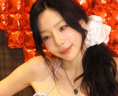 소녀시대 태연, '사랑스러움 그 자체'...거울셀카에 빛나는 미모