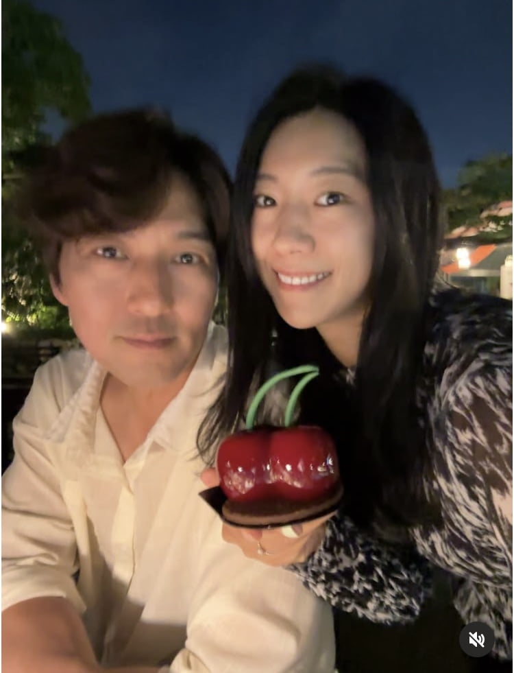이필모♥서수연, 5성급 호텔서 럭셔리 파티…팔짱 끼고 달달 럽스타