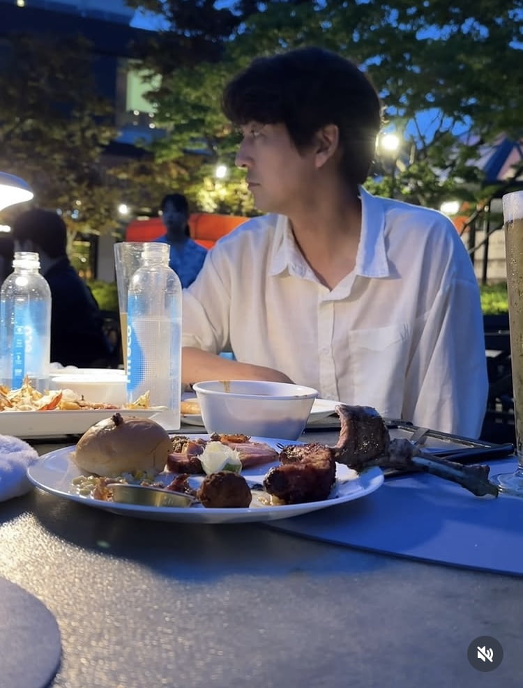 이필모♥서수연, 5성급 호텔서 럭셔리 파티…팔짱 끼고 달달 럽스타