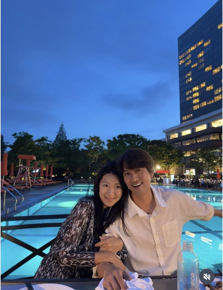 이필모♥서수연, 5성급 호텔서 럭셔리 파티…팔짱 끼고 달달 럽스타
