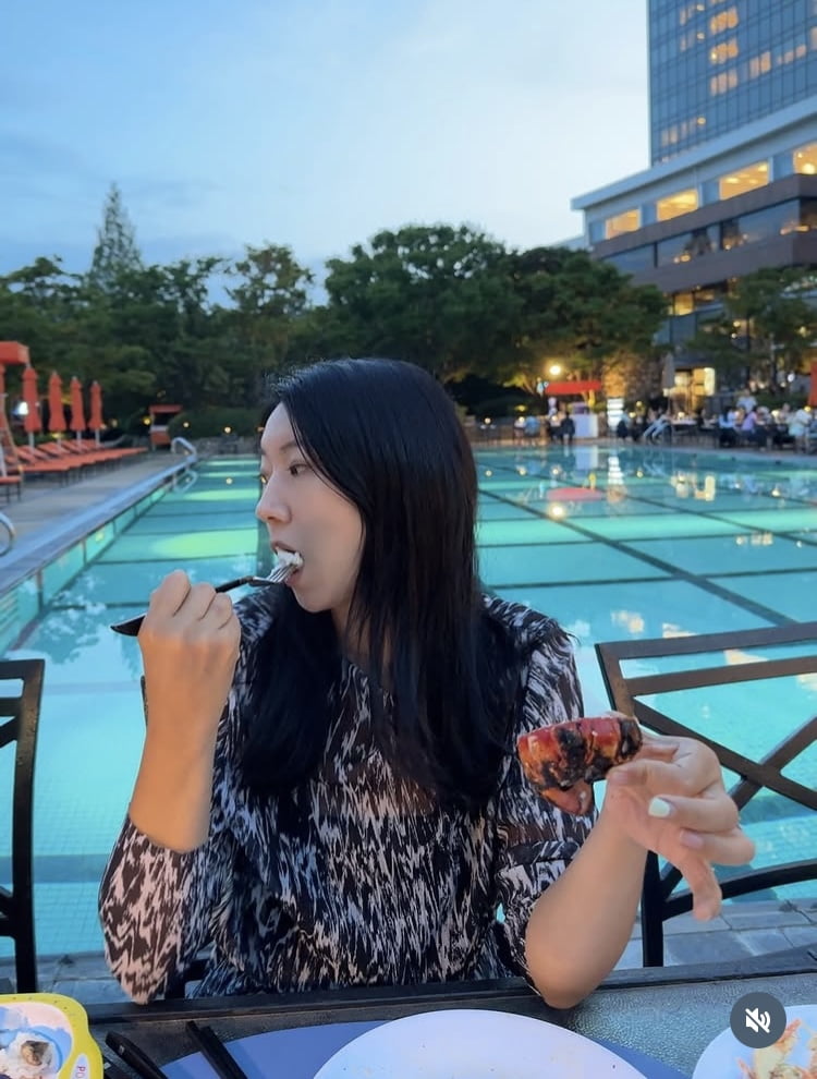 이필모♥서수연, 5성급 호텔서 럭셔리 파티…팔짱 끼고 달달 럽스타