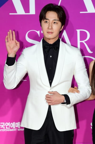 정일우, 27살 뇌동맥류 진단 후 죽음 공포 느꼈다…"눈앞 깜깜해져"('백반기행')