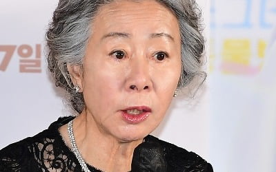 [종합] 윤여정 아들 '커밍아웃'에 눈물 쏟았다…"어머니 마음 생각나" ('라스')
