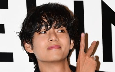 '뷔 전역 D-8' BTS, 완전체 복귀 시동거나…"전역하자마자 준비할 듯"