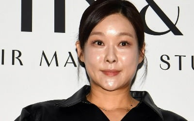 '48세' 현영, 나이 속이고 데뷔했다…백지영 "언니라 부르더니 동갑이라고" ('세상에이런일이')