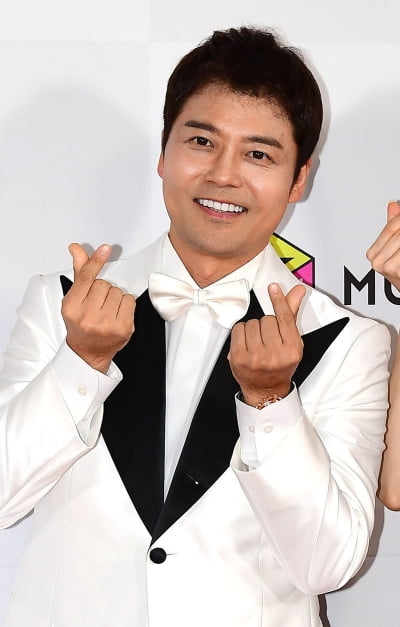 전현무, '감투 6개' 회장님 앞에서 아부성 멘트…"딸랑딸랑'('사당귀')