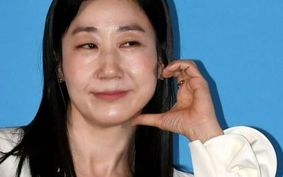 라미란, 13kg 감량에도…살 더 뺐다 "굶지 않고 14kg 다이어트" ('정희')