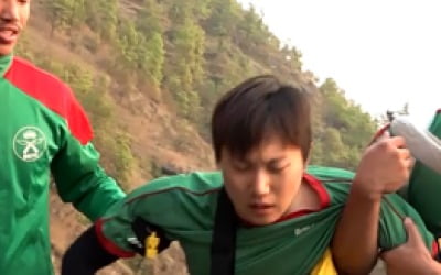 [종합] 촬영 중 결국 쓰러졌다…맨발로 떠난 덱스, "구역질 안 나는 날이 없어" ('태계일주4')