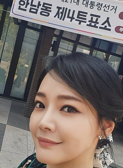 김소현, ♥남편에 생얼 보여준 적 없다더니…투표할 때도 '풀 메이크업'
