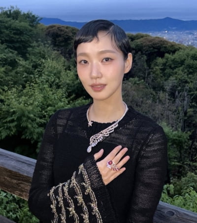 김고은, 머리부터 발끝까지 이게 얼마야…명품 C사 앰버서더 자태