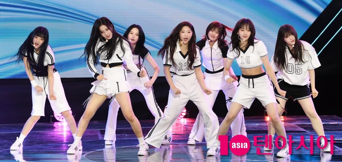 유스피어, 데뷔 매력 넘치는 '줌' 무대[TEN포토+]