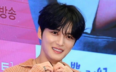 [단독] 김재중, 데뷔 23년 차에 경사…'남자병' 조언하더니 '보이즈플래닛' 마스터 발탁