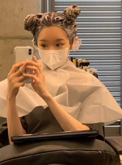 강민경, 34세에 파격 헤어 스타일…굴욕 없는 '매끈' 계란형