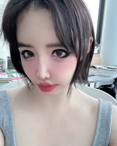 '2NE1 美 공연 불참' 박봄, 눈 빨갛게 충혈됐다…"대체 무슨 일이냐"