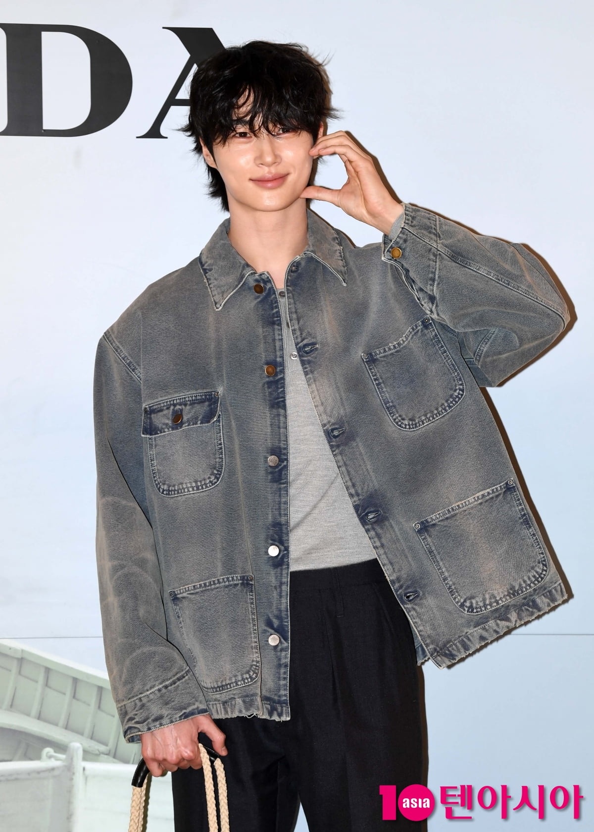 변우석, 빛나는 외모에 눈이 부셔...오늘도 멋짐[TEN포토+]