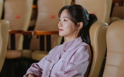 송혜교와 친하게 지내더니…'166cm 47kg' 전여빈, 물오른 미모 자랑 ('우리영화')