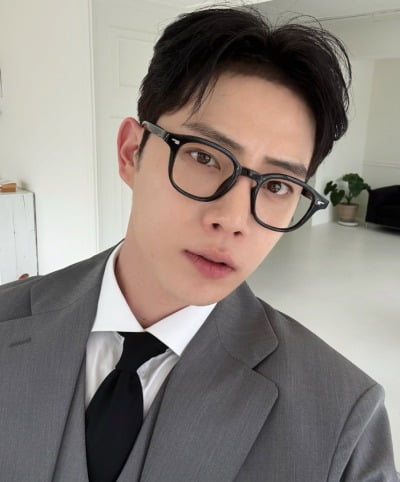 '다슈 모델' 김종석, 향년 29세로 사망 추정…지인들 추모 물결 [TEN이슈]