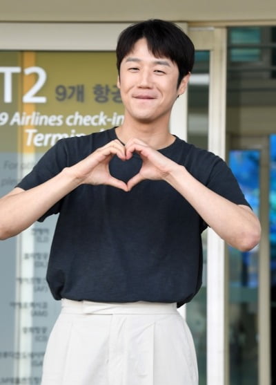 고윤정과 ♥핑크빛→강승현 열애설 부인…'37세' 정준원, 데뷔 10주년에 겹경사