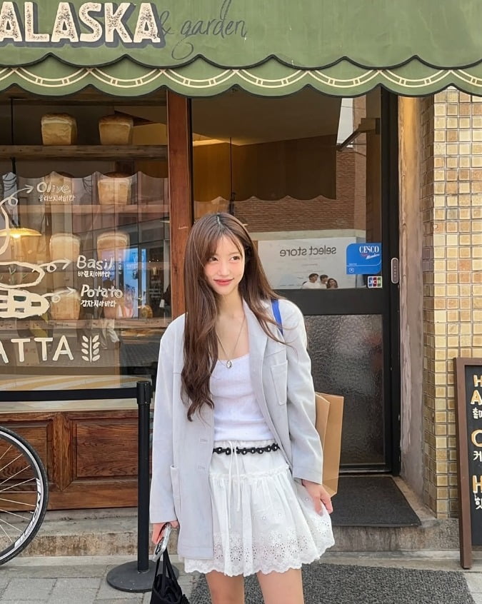 ‘환승연애’ 이코코, 성수부터 한남까지 빛나는 미모…34세에 청순한 데이트룩 완성