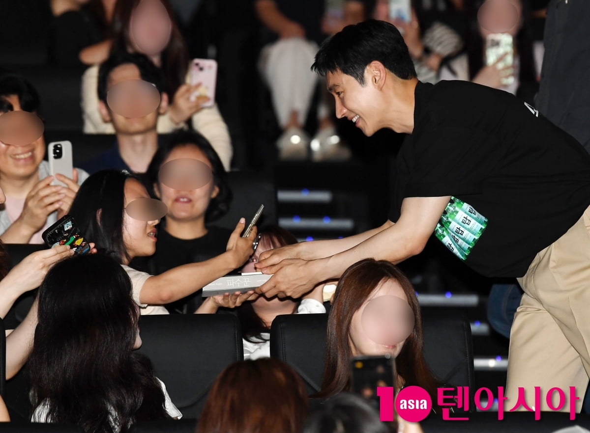 '소주전쟁' 이제훈, 팬들을 위한 특급서비스[TEN포토+]