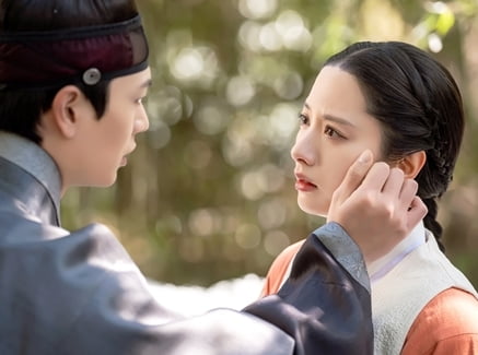 육성재♥김지연, 팔척귀 천도하고 천년의 사랑 이루며 '찬란한 해피엔딩'...자체 최고 시청률로 종영 ('귀궁')