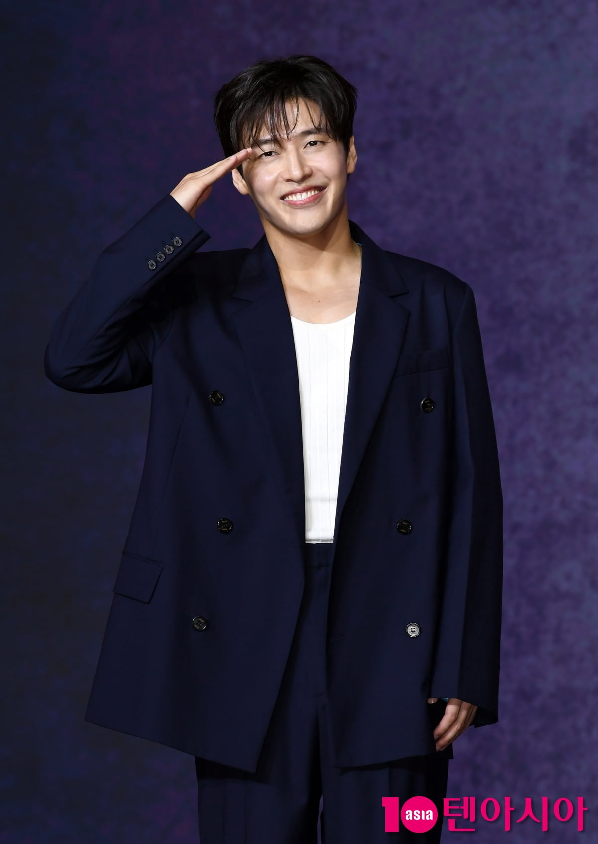 강하늘, 해병대 경례 '필승'[TEN포토+]