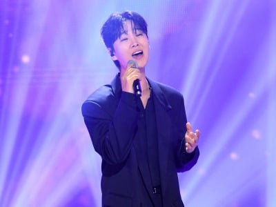 송민준, 부산 광안리 해변가 같이 걷고 싶은 남자 트로트 가수 1위 [TEN차트]