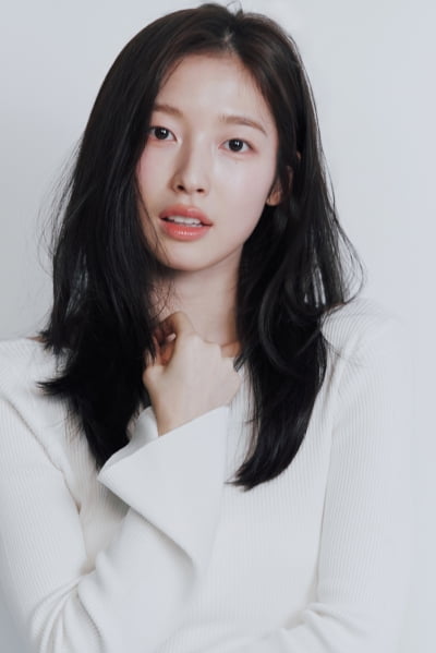 10년 만에 WM 떠난 아린, 멀리 안 갔다…총괄 이사 품으로 [공식]