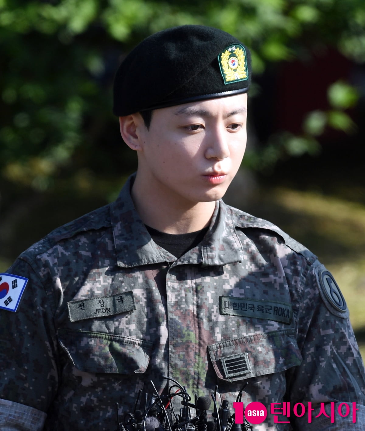방탄소년단 정국, 화장 안해서 민망한 전역식...일상이 화보네[TEN포토+]