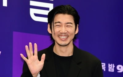 [공식] '5살 연하 CEO♥' 윤계상, 18년 만에 복귀한다…도핑 논란 선수에서 체고 감독으로 ('트라이')