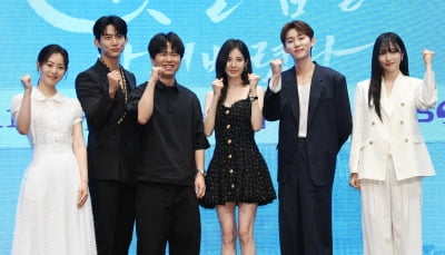 이웅희 감독-서현-옥택연-권한솔-서범준-지혜원, '남주의 첫날밤을 가져버렸다' 기대하세요[TEN포토]
