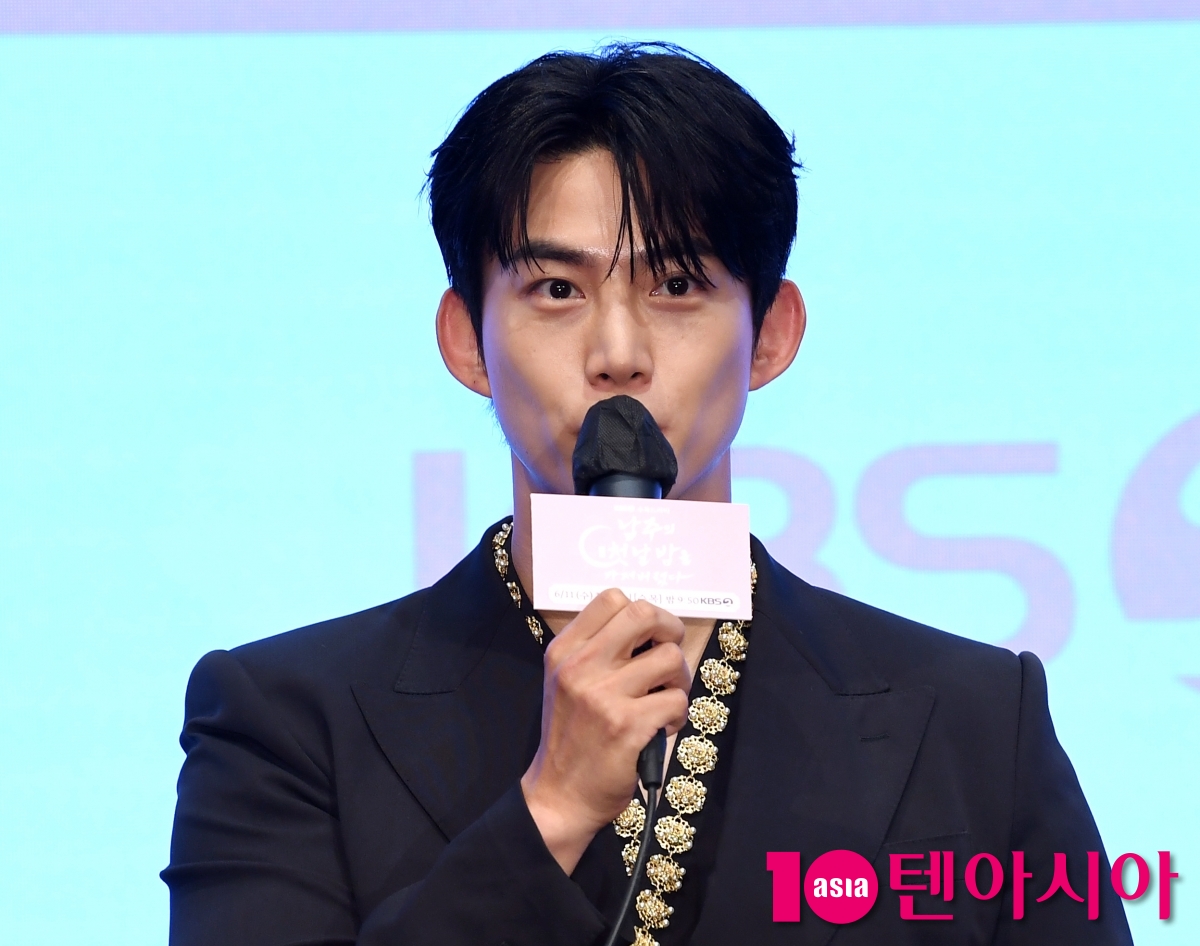 옥택연, "서현은 책 들고 다니던 소녀였는데..."[TEN포토]