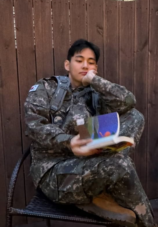 사진=뷔 SNS