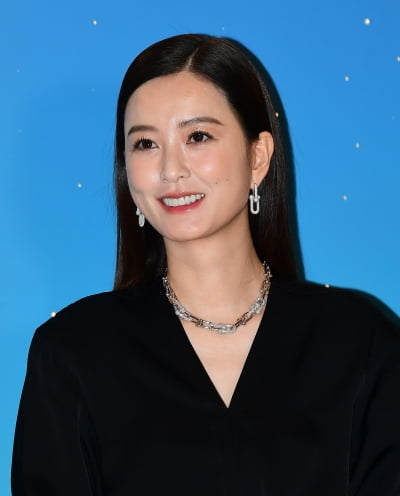 [공식] 정유미, 9년 만에 결별 소식 전했다…"새로운 시작 응원"