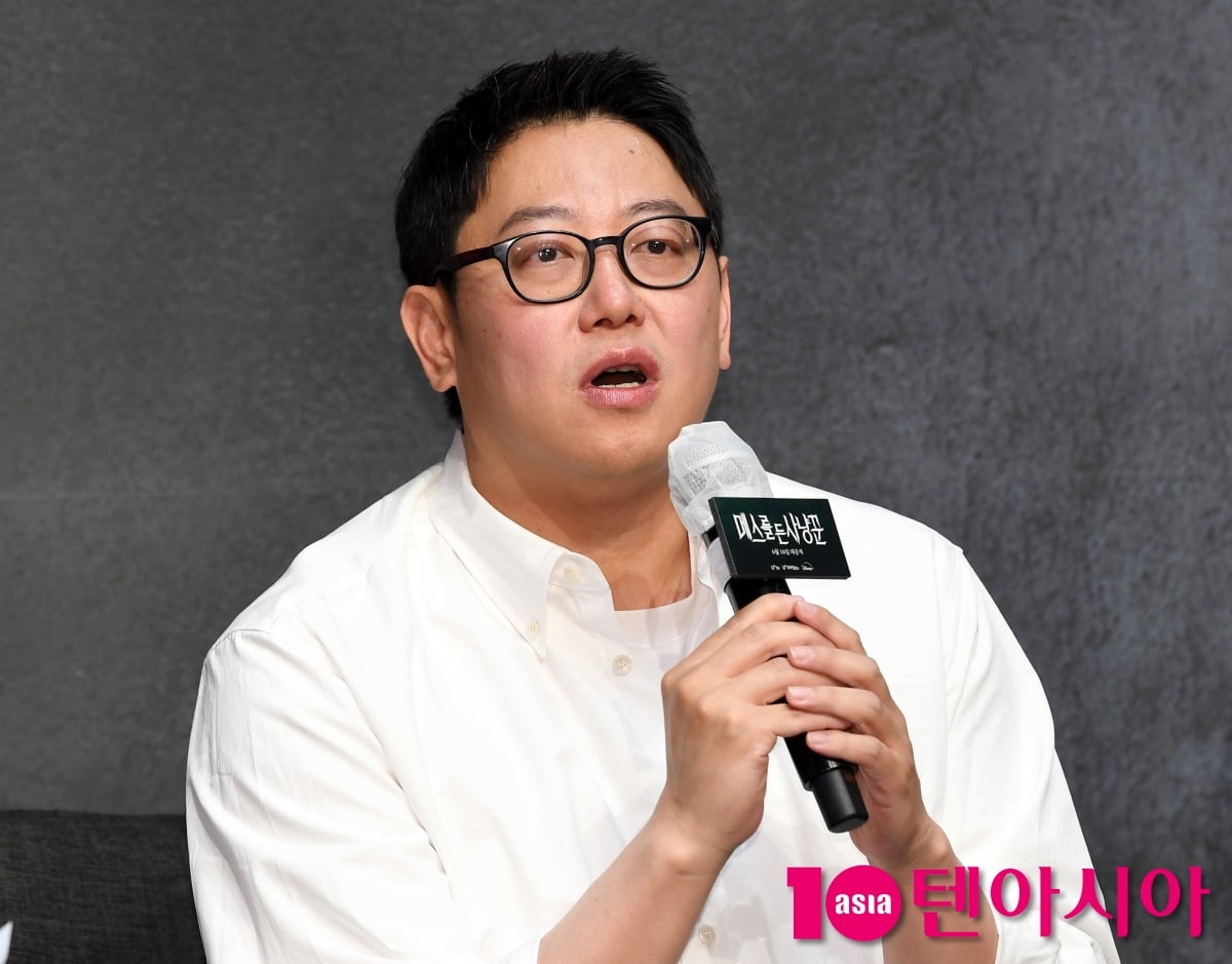 '메스를 든 사냥꾼' 이정훈 감독, "대본 중 몰입감 최고였다"[TEN포토]