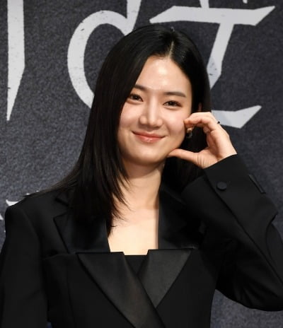 박주현, ♥송민호와 열애설 반년 만에 결실 맺었다…"힘들었던 만큼 샤프해져" ('메스를든')