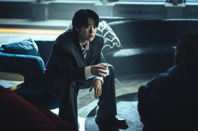 공명, 거대 조직 후계자였다…광기 어린 미소에 폭력성까지 ('광장')