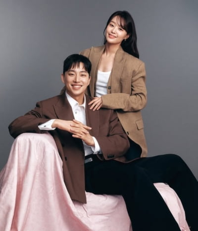 송지은♥박위, 첫 순간 또 함께…1주년 앞두고 비주얼 업그레이드