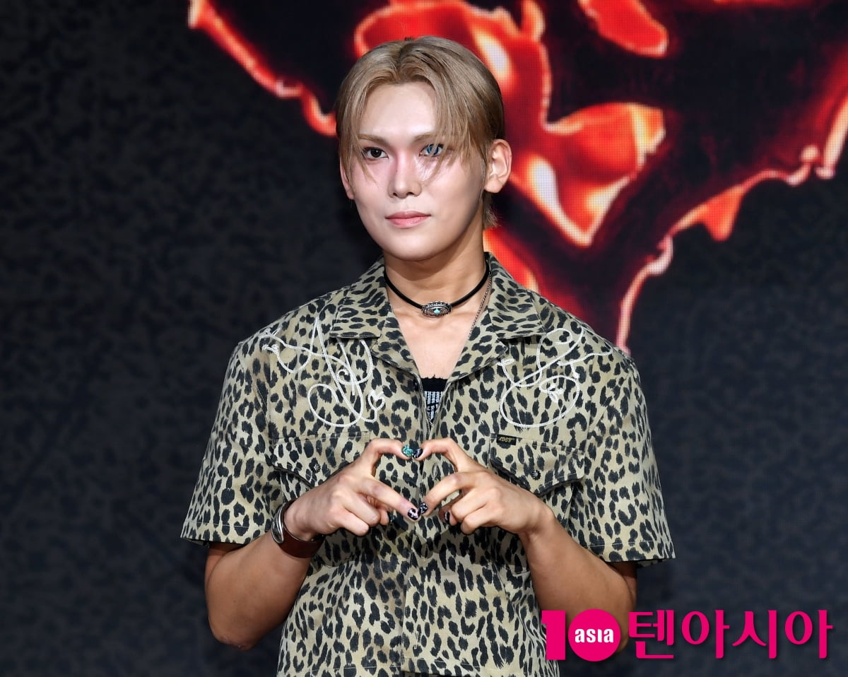 엑스러브(XLOV) 현, 건강미 넘치는 눈빛[TEN포토+]