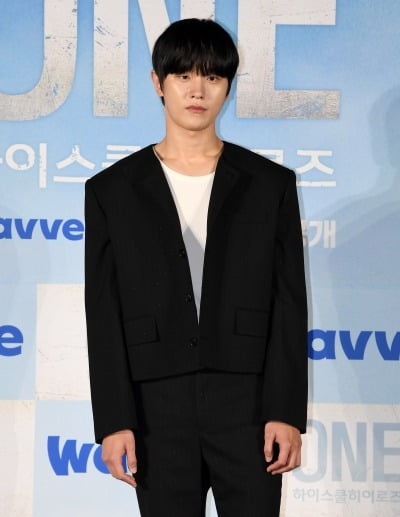 [단독] '전종서와 위장 결혼' 김도완, 경사 맞았다…박은빈과 한솥밥 먹더니 6년 만에 영화 출연