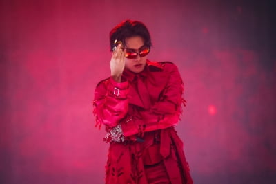 BTS 제이홉, 데뷔 12주년에 겹경사 맞았다…"믿기지 않아, 드디어 도착"