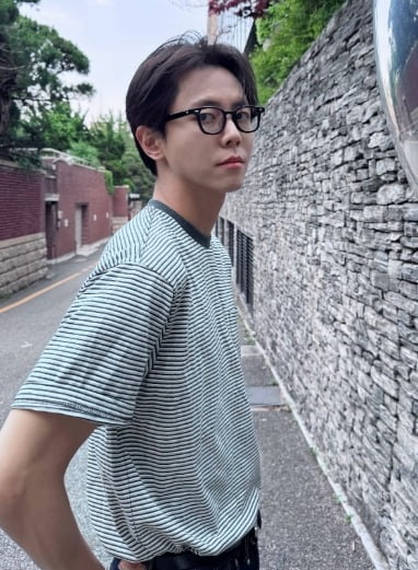 주우재, '롱다리' 청바지 핏 완성…"다리 길어지는 병 걸렸나"