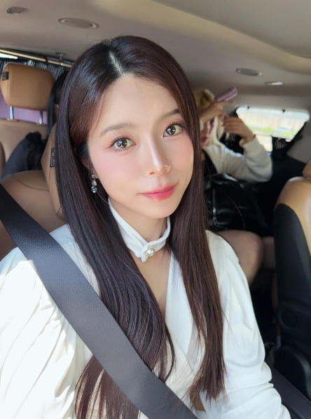 양지은, 흰 블라우스+긴 생머리...'빛나는 청순 미모'