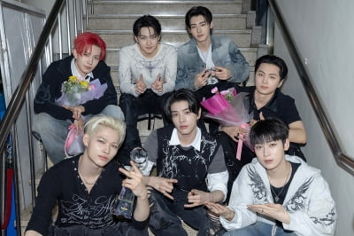 엔하이픈, 엠카 이어 뮤뱅서도 1위