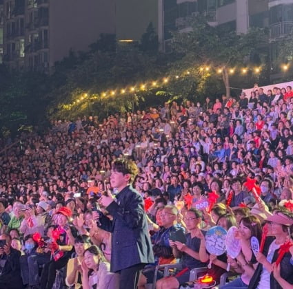 김수찬, 비 오는 날 밤 달군 무대…"끝까지 함께 해 주신 공주님들"