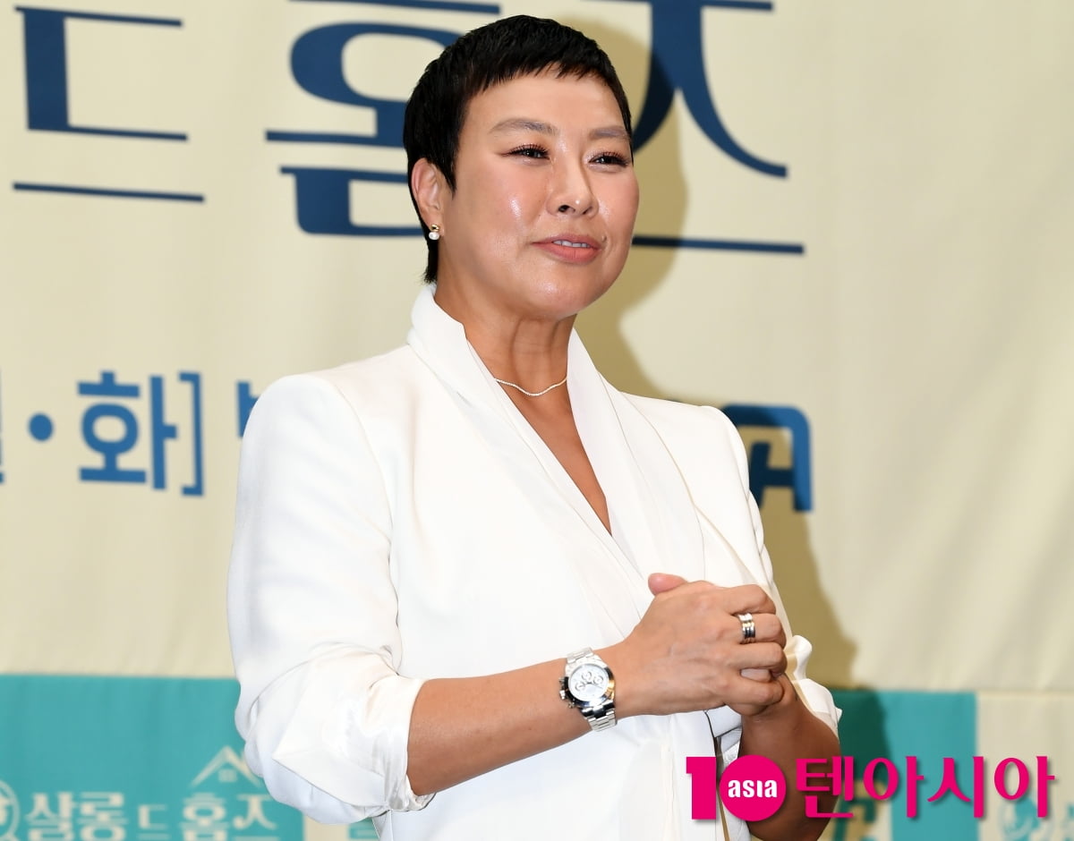 '살롱 드 홈즈' 정영주, 여자 마동석...주먹 맛좀 볼래~[TEN포토+]